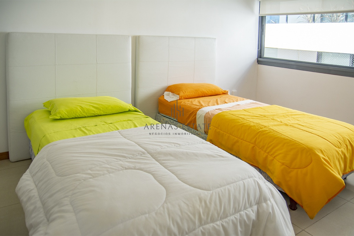 Apartamento ID.3477 - Hermoso departamento en venta, 3 dormitorios + dep. Frente al mar. 