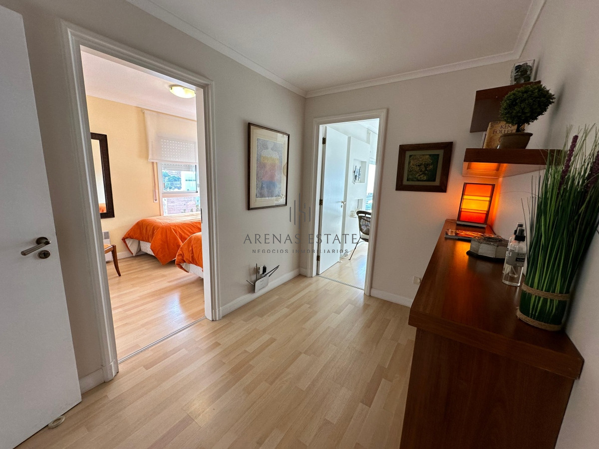 Apartamento ID.2706 - Apartamento de 2 dormitorios y medio en Playa Brava , Punta del este 