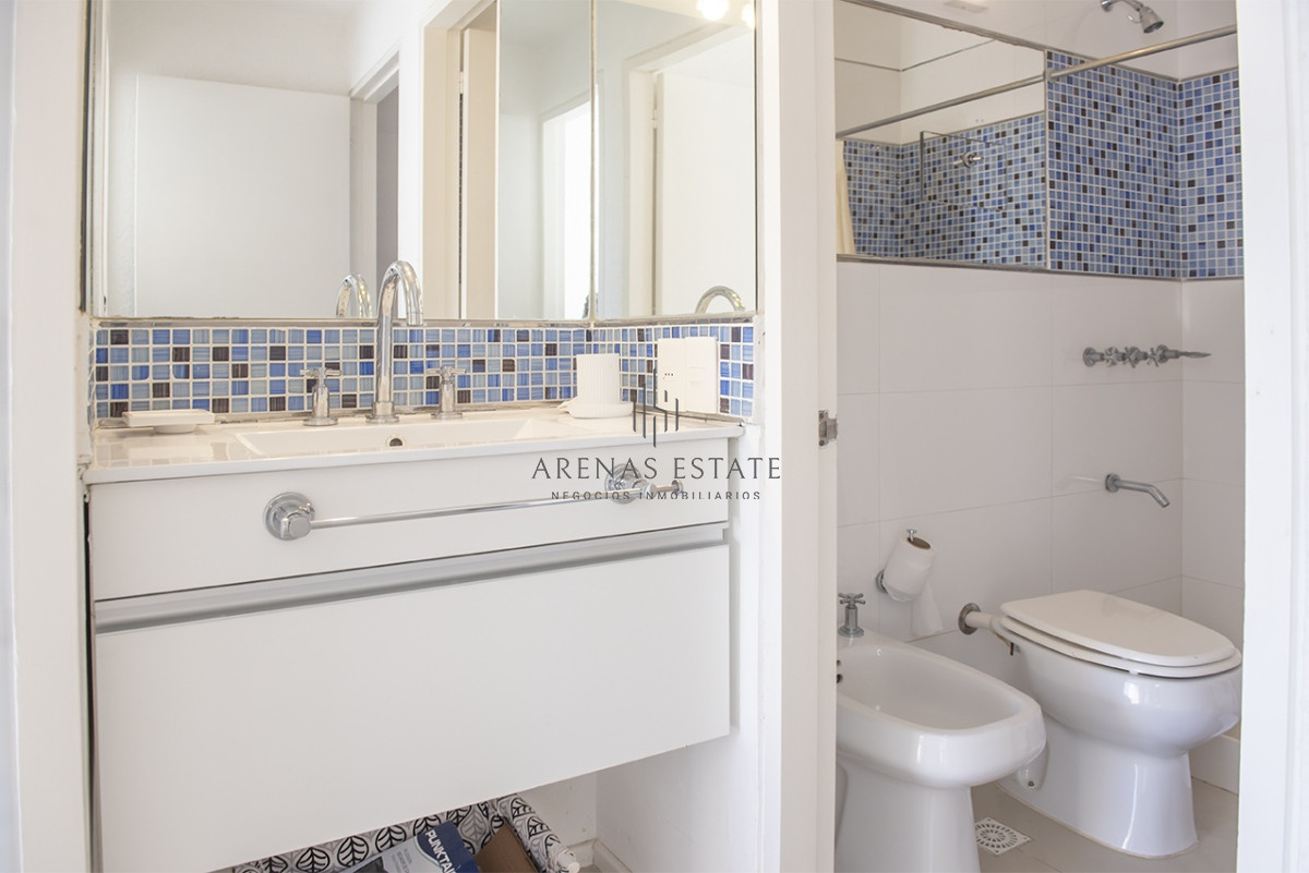 Apartamento ID.4014 - Apartamento en Venta de 2 dormitorios en Edificio Panorama , Punta del este 