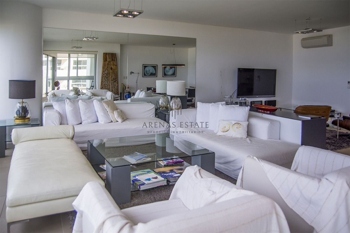 Apartamento ID.3469 - Espectacular Departamento en venta enPlaya brava frente al mar. 4 dormitorios