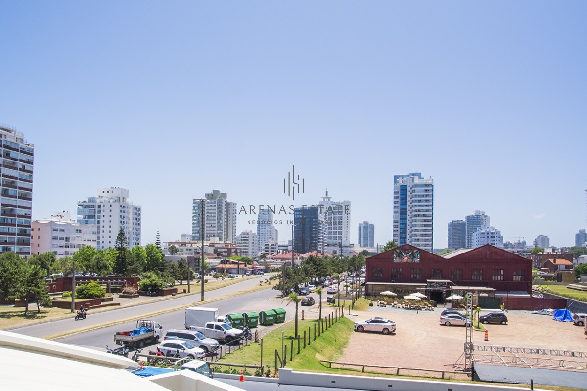Apartamento ID.3686 - Departamento en venta con amplios dormitorios. Torre Imperiale.