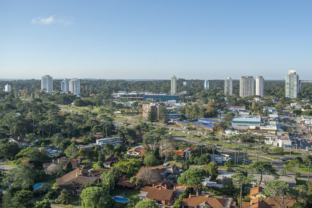 Apartamento ID.2146 - Oportunidad en playa mansa, finamente decorado. Sunrise Tower