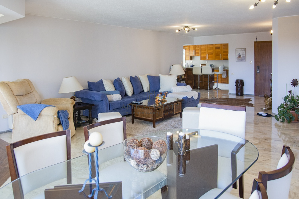 Apartamento ID.2221 - Departamento en venta de 3 dormitorios en Roosevelt Center, Punta del este 