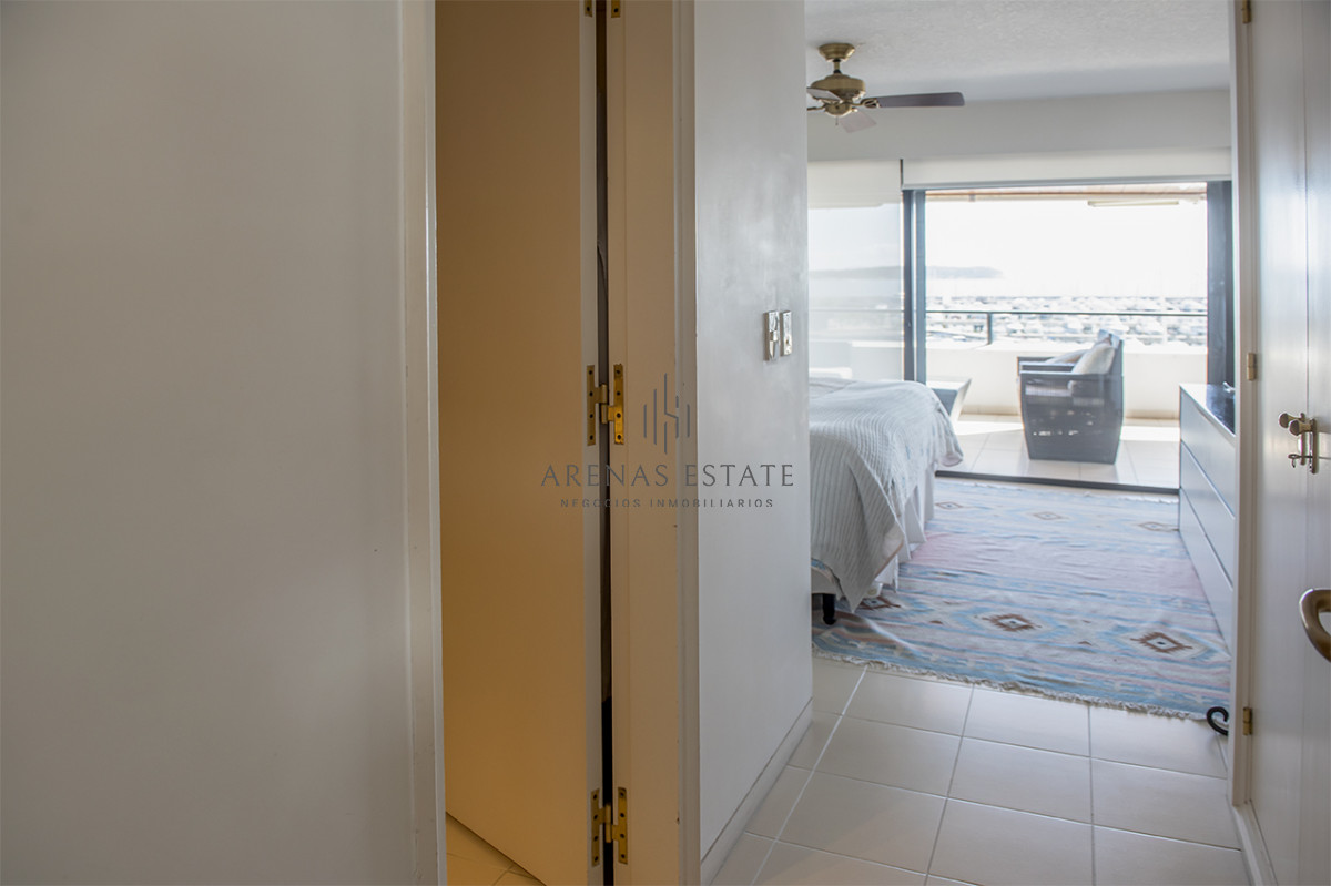 Apartamento ID.2987 - Espectcular departamento en venta frente al puerto 4 dormitorios