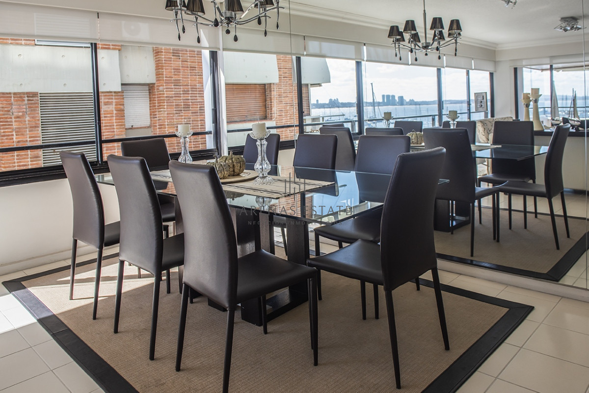 Apartamento ID.2987 - Espectcular departamento en venta frente al puerto 4 dormitorios
