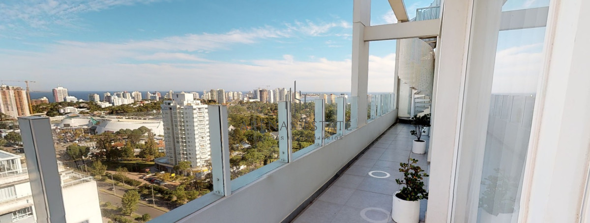 Apartamento ID.2047 - Penthouse de 3 dormitorios en venta en Torre Yoo