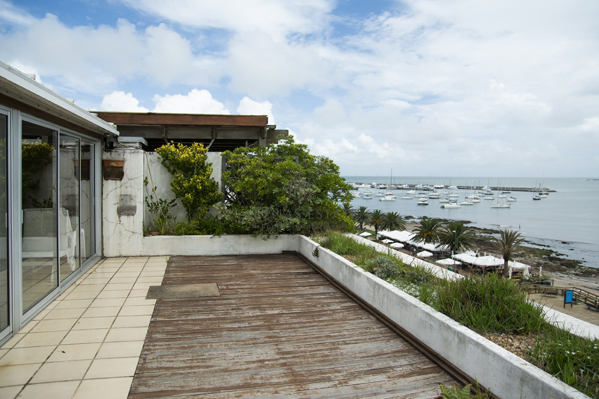 Apartamento ID.2984 - Departamentos en venta de 3 dormitorios Frente al Puerto , Punta del este 