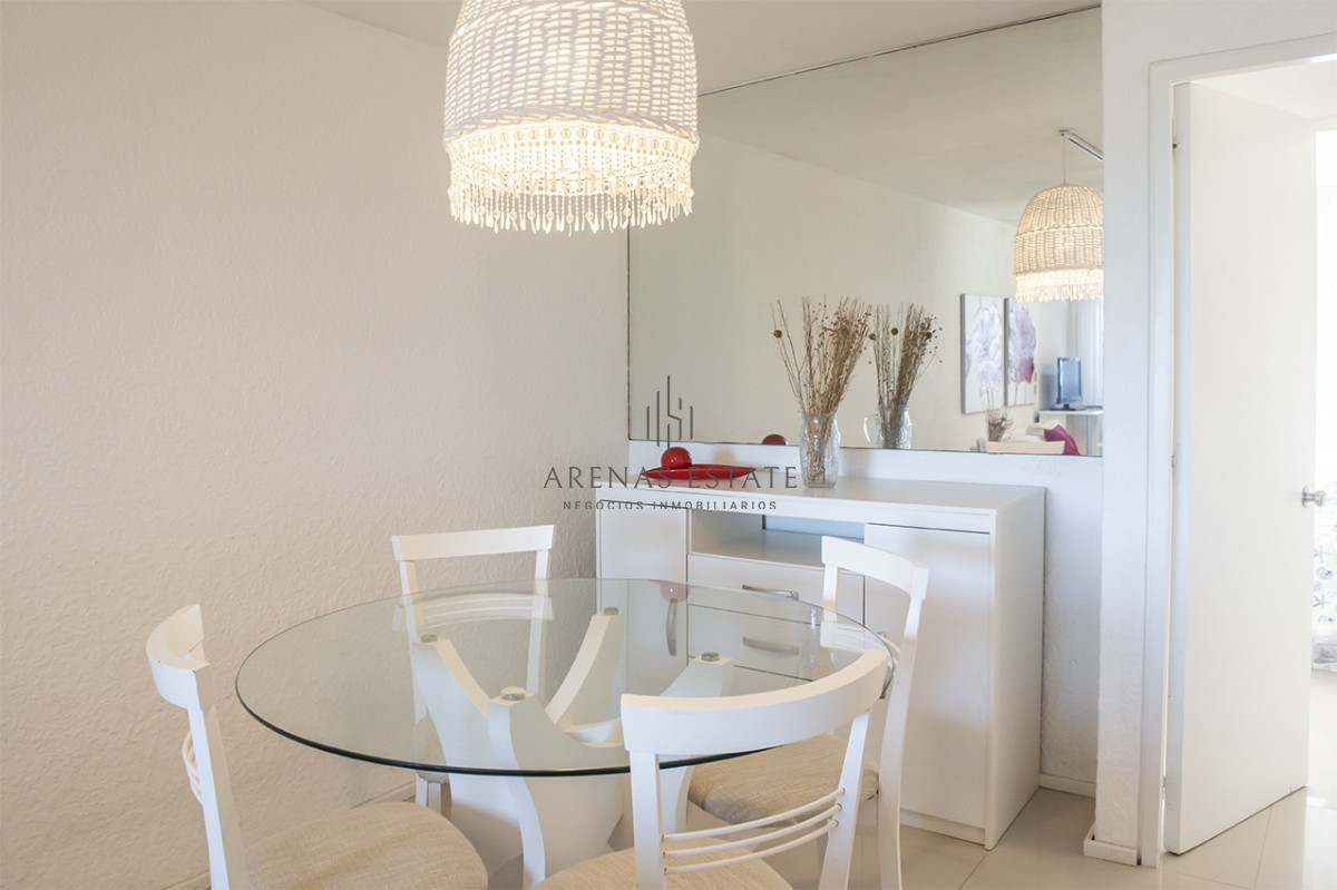 Apartamento ID.4014 - Apartamento en Venta de 2 dormitorios en Edificio Panorama , Punta del este 