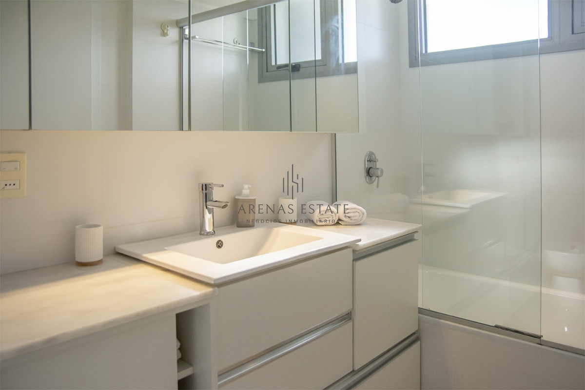 Apartamento ID.2521 - Apartamento en venta en Torre esmeralda de 3 dormitorios , en Punta del Este
