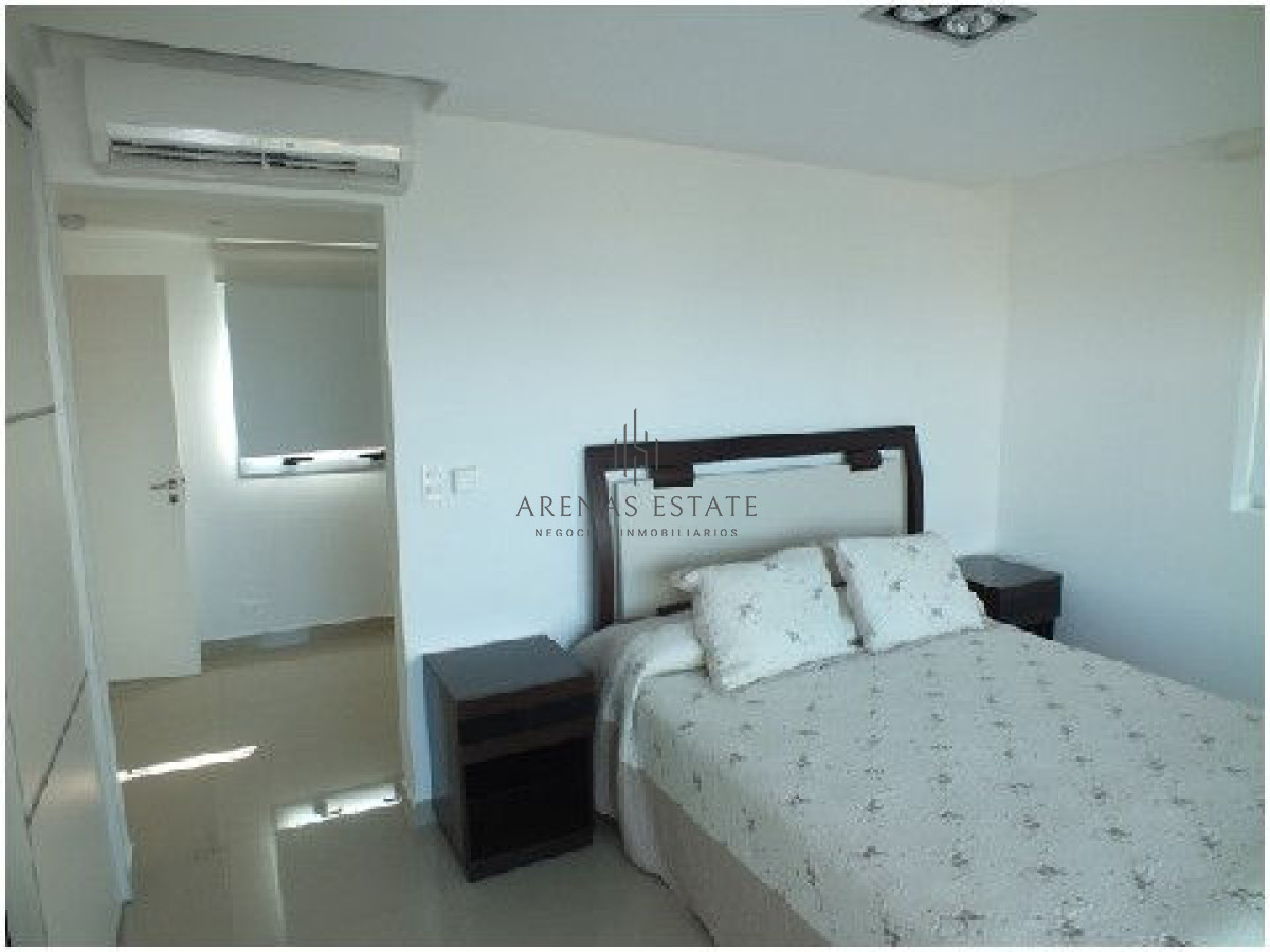 Apartamento ID.2049 - Venta Apartamento de 3 dormitorios en zona Brava, Punta del Este