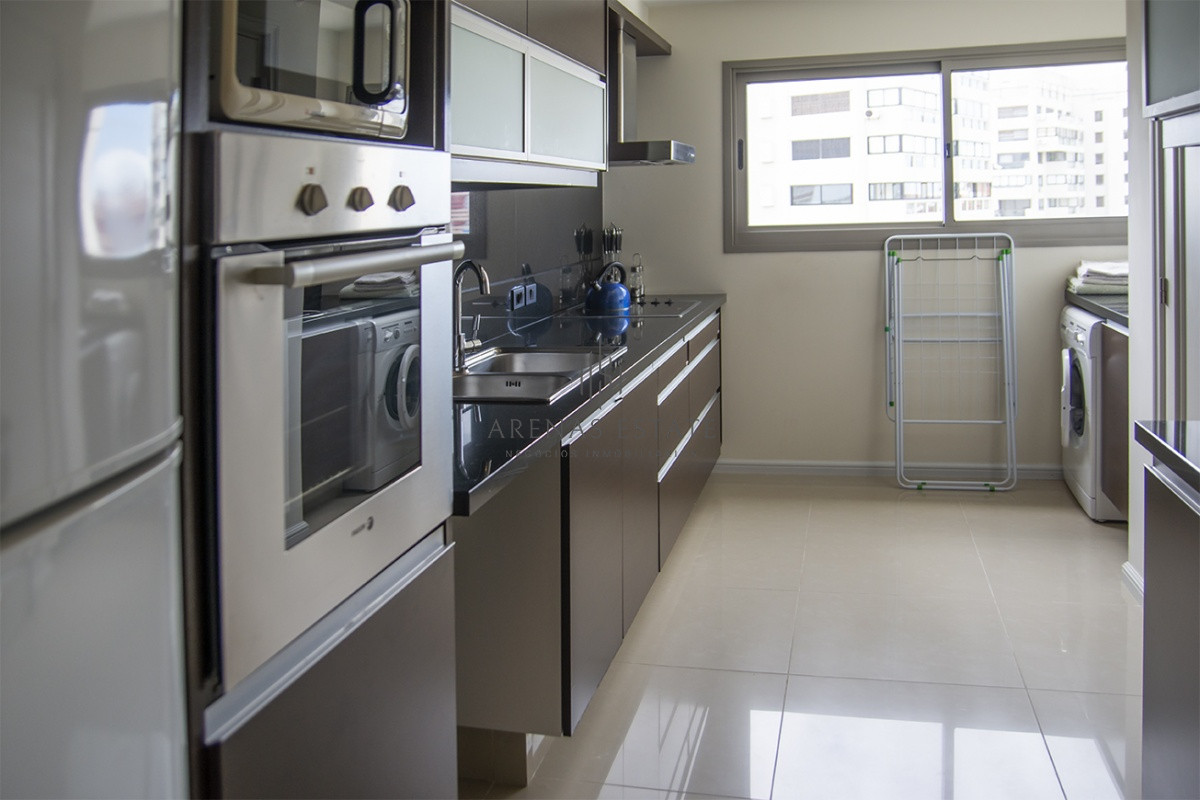 Apartamento ID.3379 - Departamento de 2 dormitorios a pasos del Mar , Punta del este 