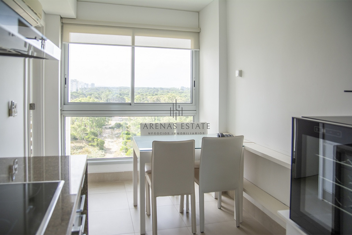 Apartamento ID.3645 - Le Parc Punta del Este, torre de categoría frente al mar.