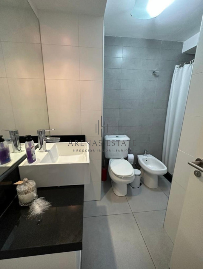 Apartamento ID.3457 - Vende apartamento de 2 dormitorios en Punta del Este