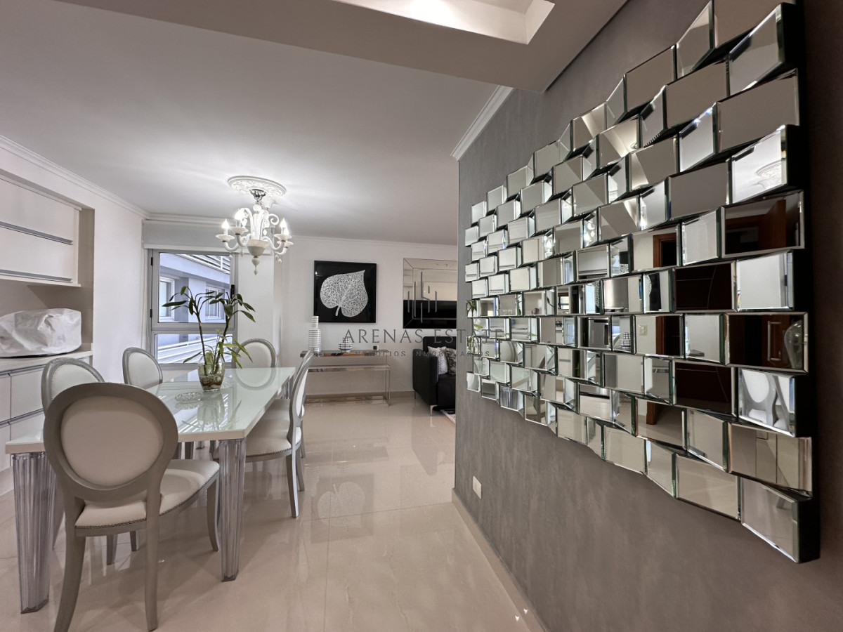 Apartamento ID.4195 - Vende apto de 2 dormitorios en Miami Boulevard ! Punta del este