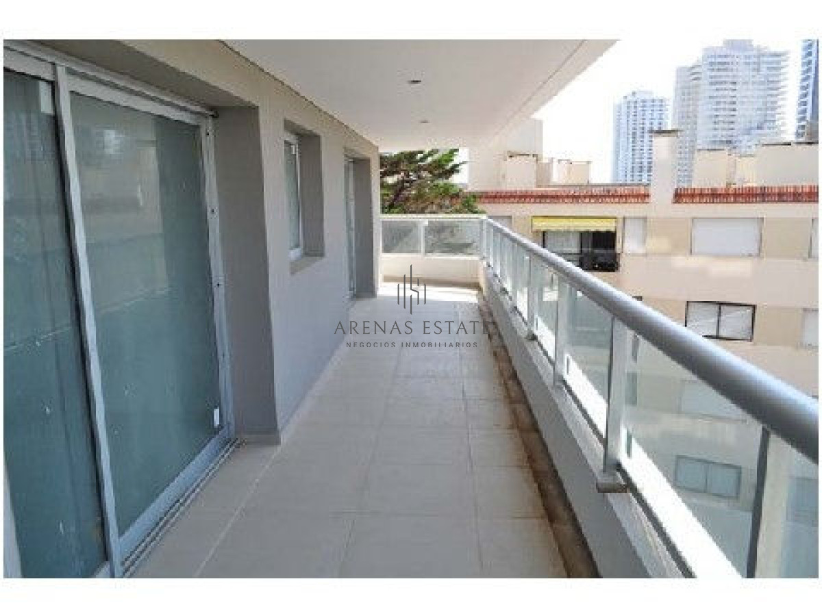 Apartamento ID.2049 - Venta Apartamento de 3 dormitorios en zona Brava, Punta del Este