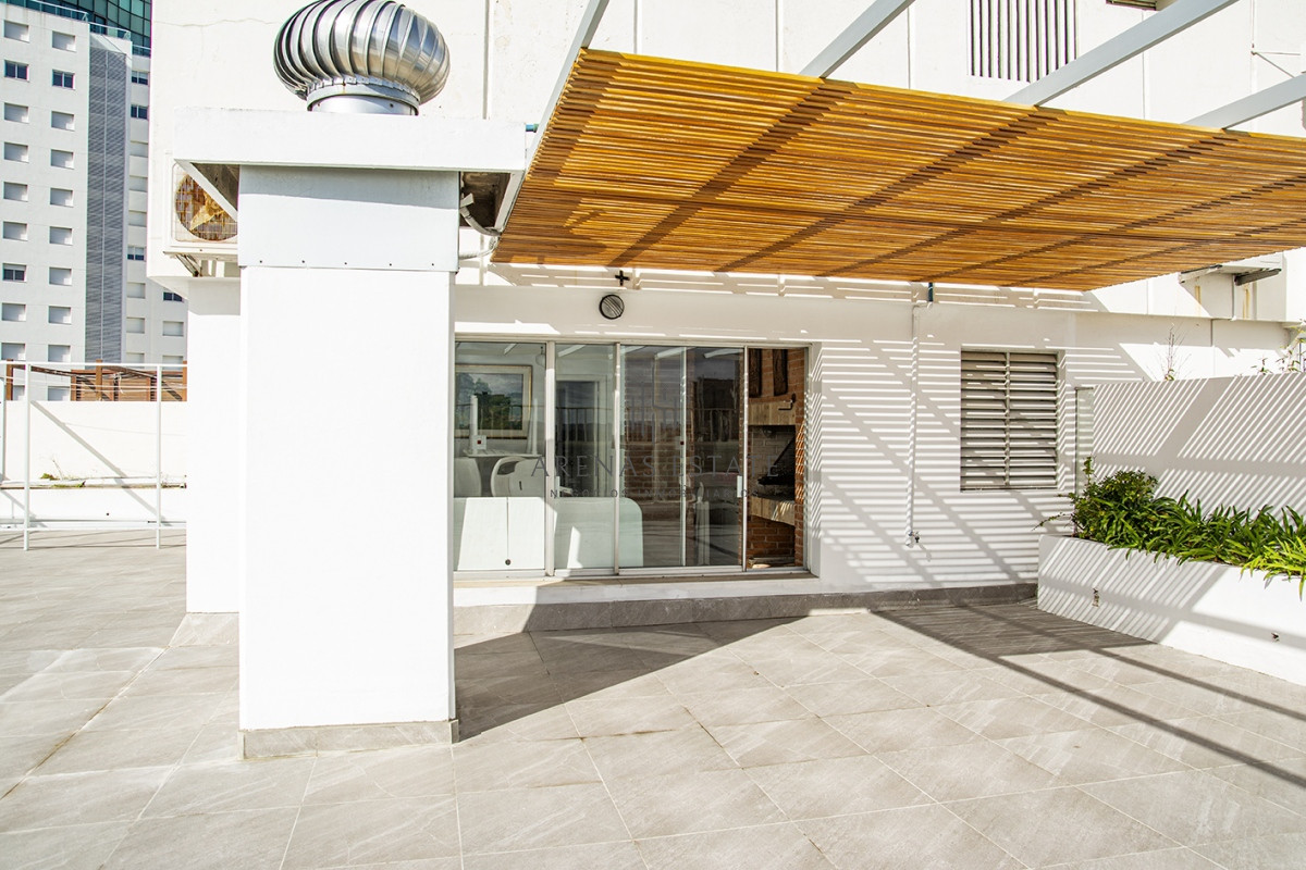 Apartamento ID.2056 - Se vende Hermoso Penthouse frente al mar de 3 dormitorios con barbacoa, Playa Mansa, Punta del Este