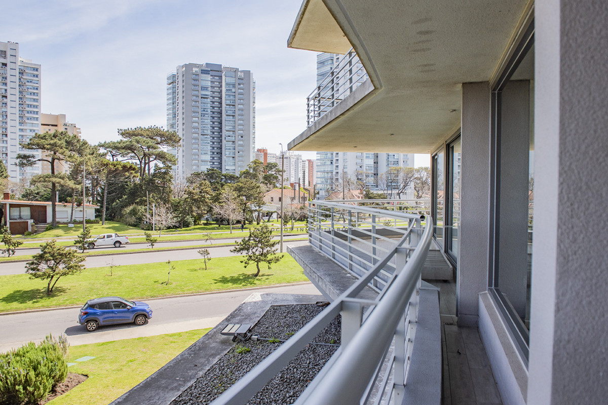 Apartamento ID.4040 - Vende apartamento en Alexander Boulevard de 2 dormitorios.