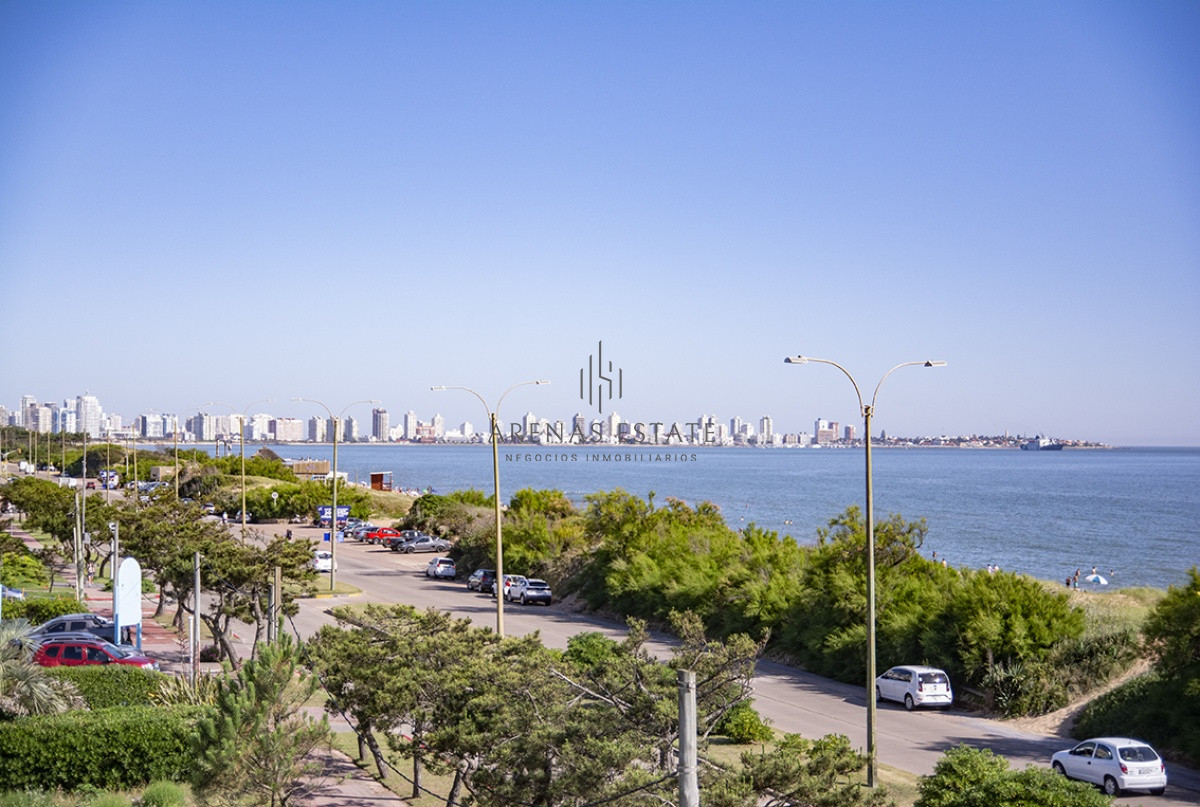 Apartamento ID.2058 - Se vende apartamento de 3 dormitorios en Edificio Horizonte, Playa Mansa, Punta del Este 