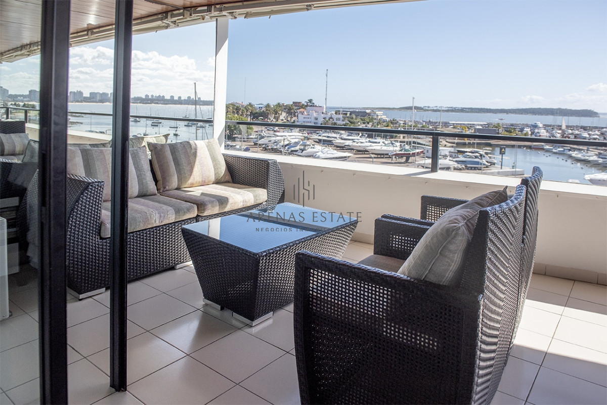 Apartamento ID.2987 - Espectcular departamento en venta frente al puerto 4 dormitorios