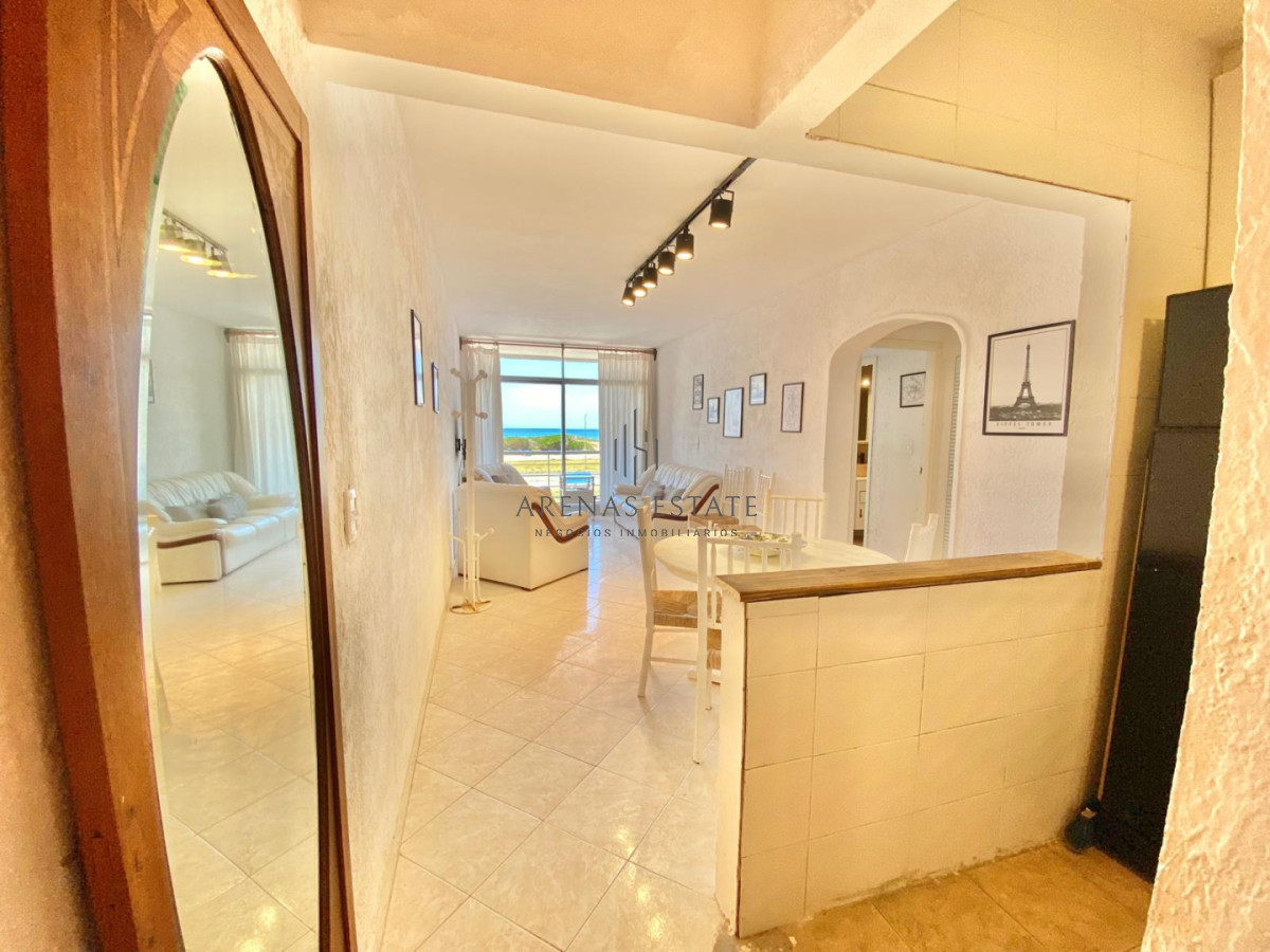 Apartamento ID.4259 - Apartamento de 2 dormitorio y medio en Primera lineal de Playa brava , Punta del este 