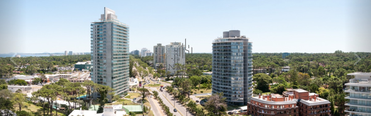 Apartamento ID.2530 - Apartamento en venta de 3 dormitorios en ocean drive, Punta del Este 
