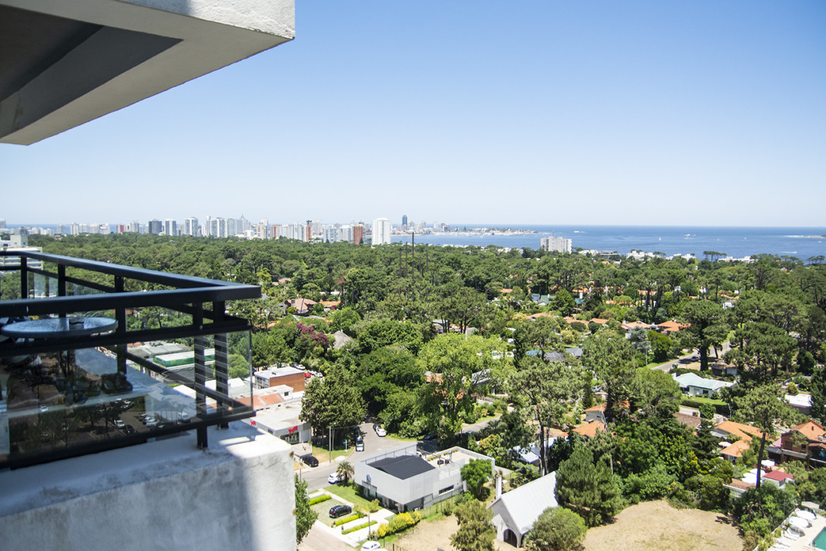 Apartamento ID.4177 - Vende apto de 2 dormitorios con vista al mar en Punta del este