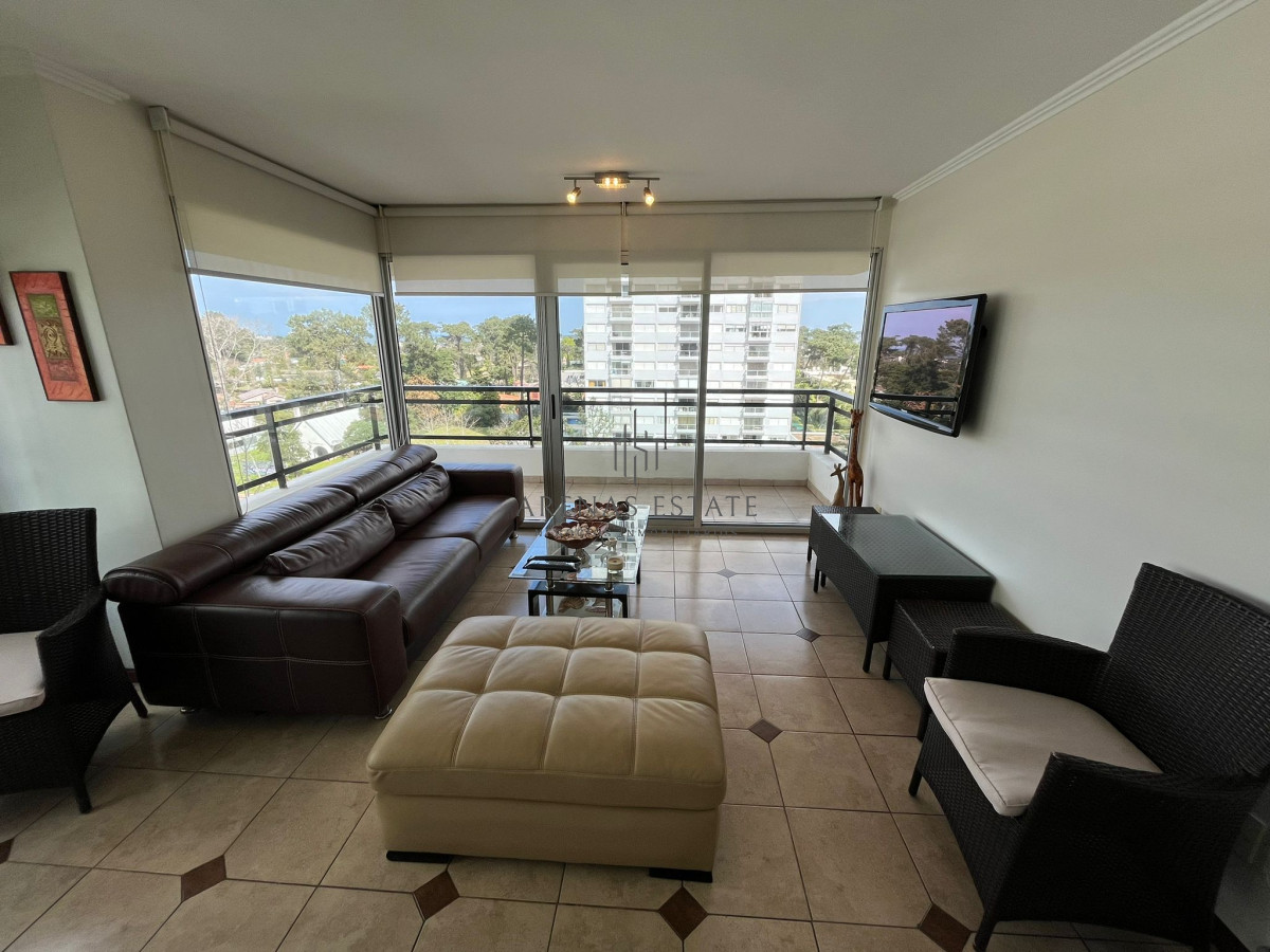 Apartamento ID.3361 - En venta apartamento de 3 dormitorios en Roosevelt, Punta del Este.