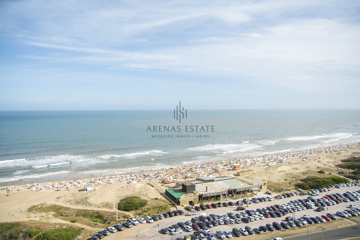 Apartamento ID.3645 - Le Parc Punta del Este, torre de categoría frente al mar.