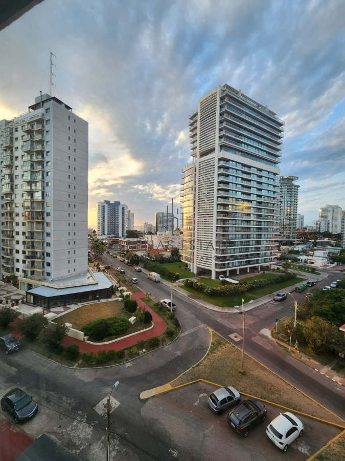 Apartamento ID.1391 - Oportunidad en Torre del plata II, Playa brava, 1 dormitorio en venta