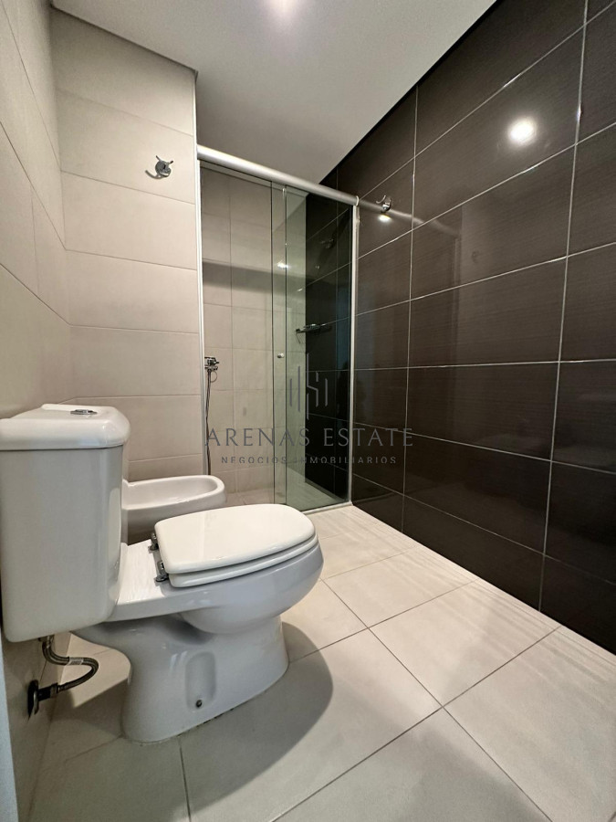 Apartamento ID.3156 - Departamento de 2 dormitorios en venta en Torre Wind. Punta del este