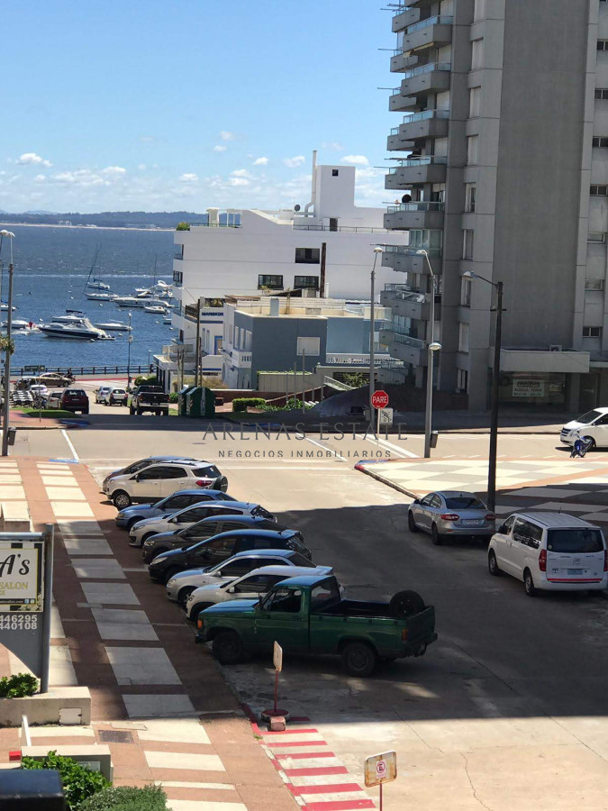 Apartamento ID.4194 - Apartamento en venta en Peninsula, Punta del Este 