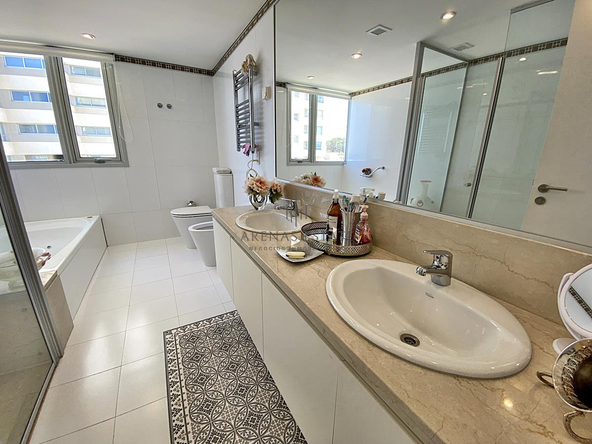 Apartamento ID.3468 - Espectacular planta en Le Parc 2, en Venta