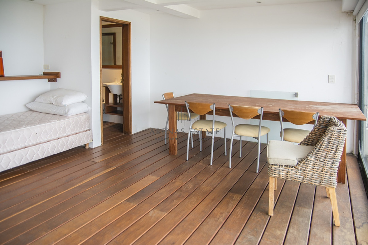 Apartamento ID.2050 - Penthouse en venta muy cómodo e iluminado. 4 dormitorios + dep. 