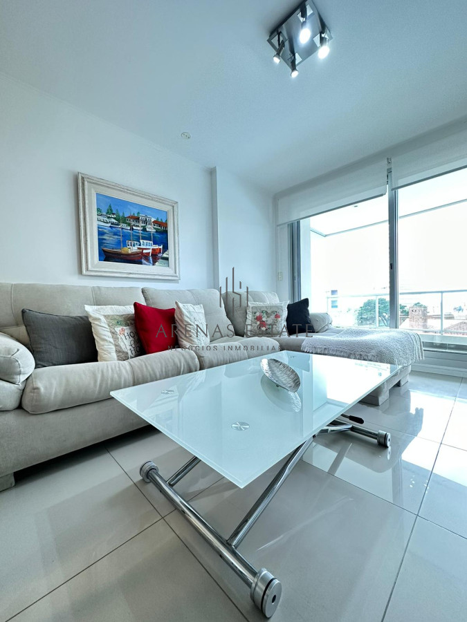 Apartamento ID.3156 - Departamento de 2 dormitorios en venta en Torre Wind. Punta del este