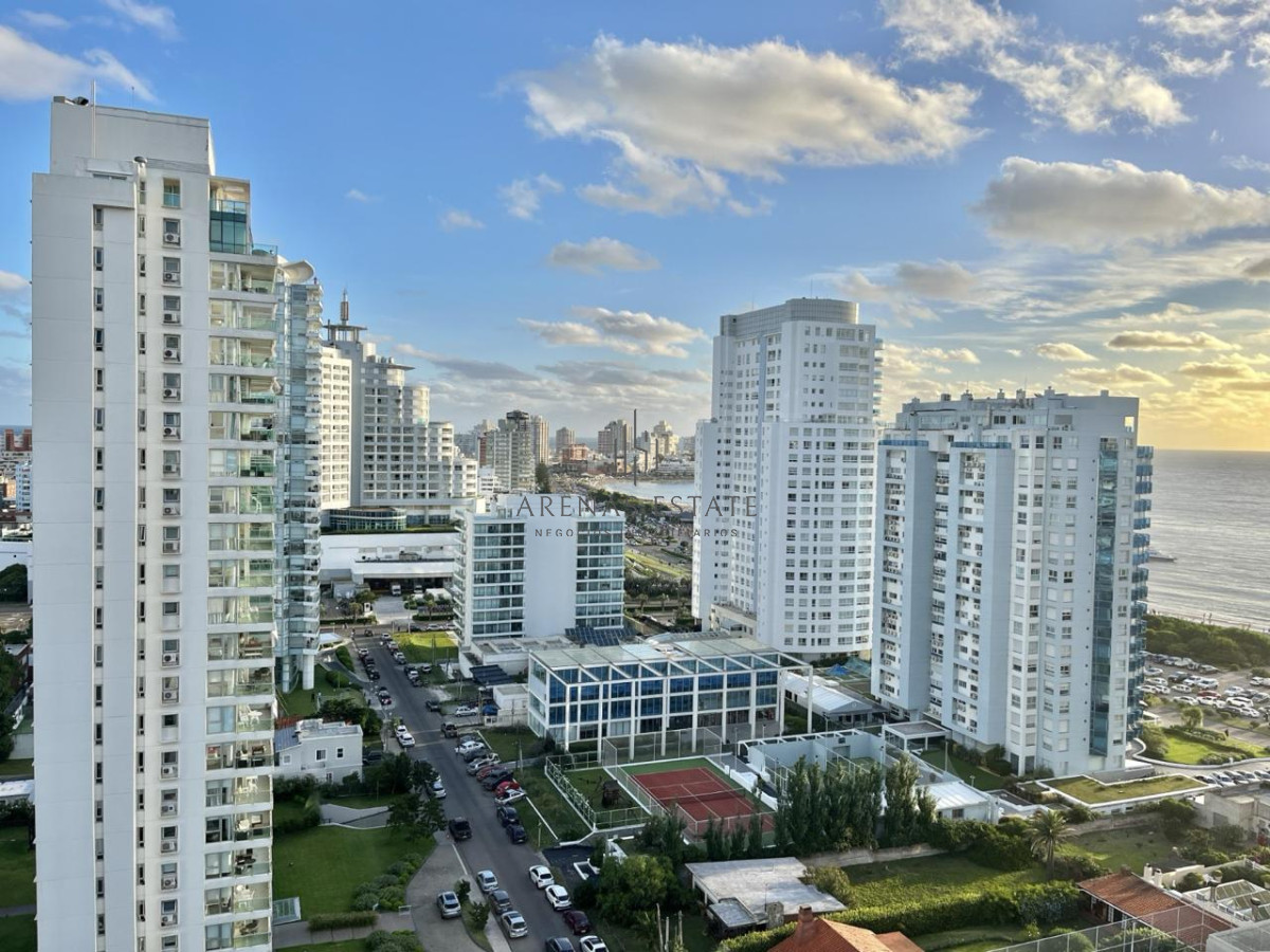 Apartamento ID.3473 - Apartamento  en Venta de 3 dormitorio en Playa Mansa , Torre Miami Boulevard
