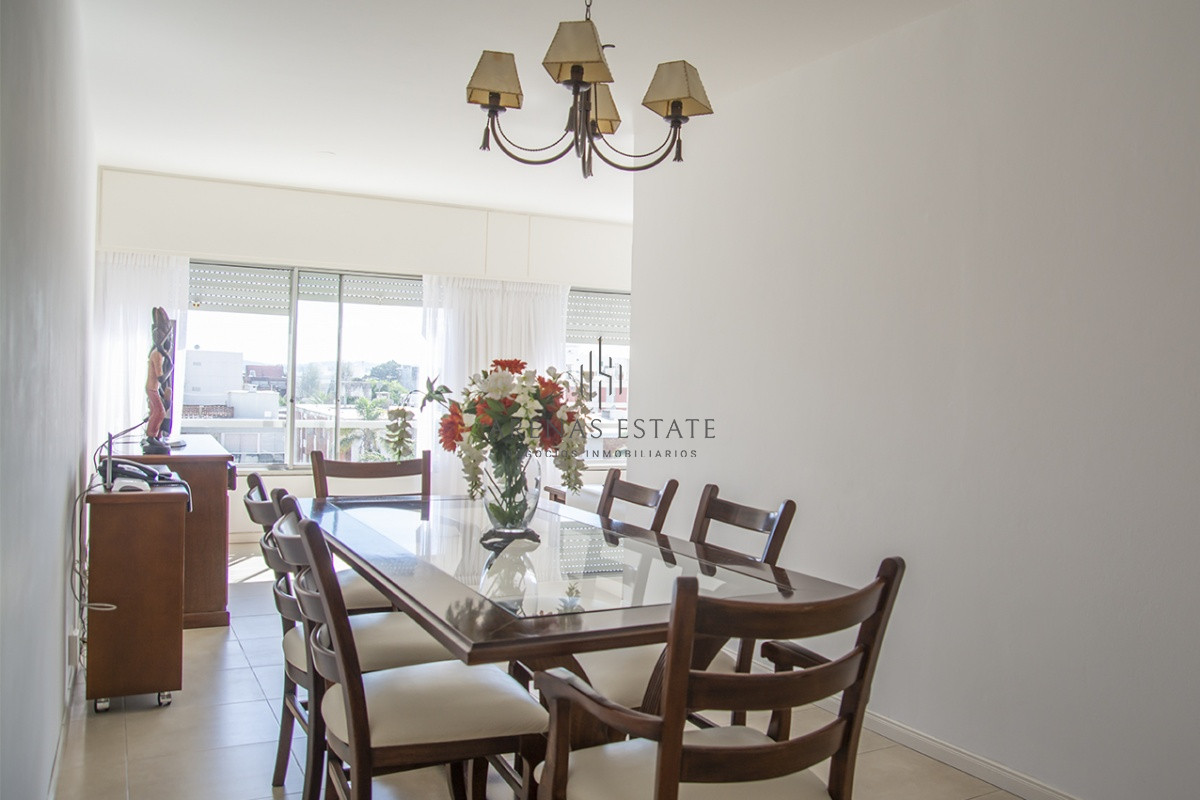 Apartamento ID.1032 - Vende y alquila apartamento de 2 dormitorios en Peninsula, Punta del Este 