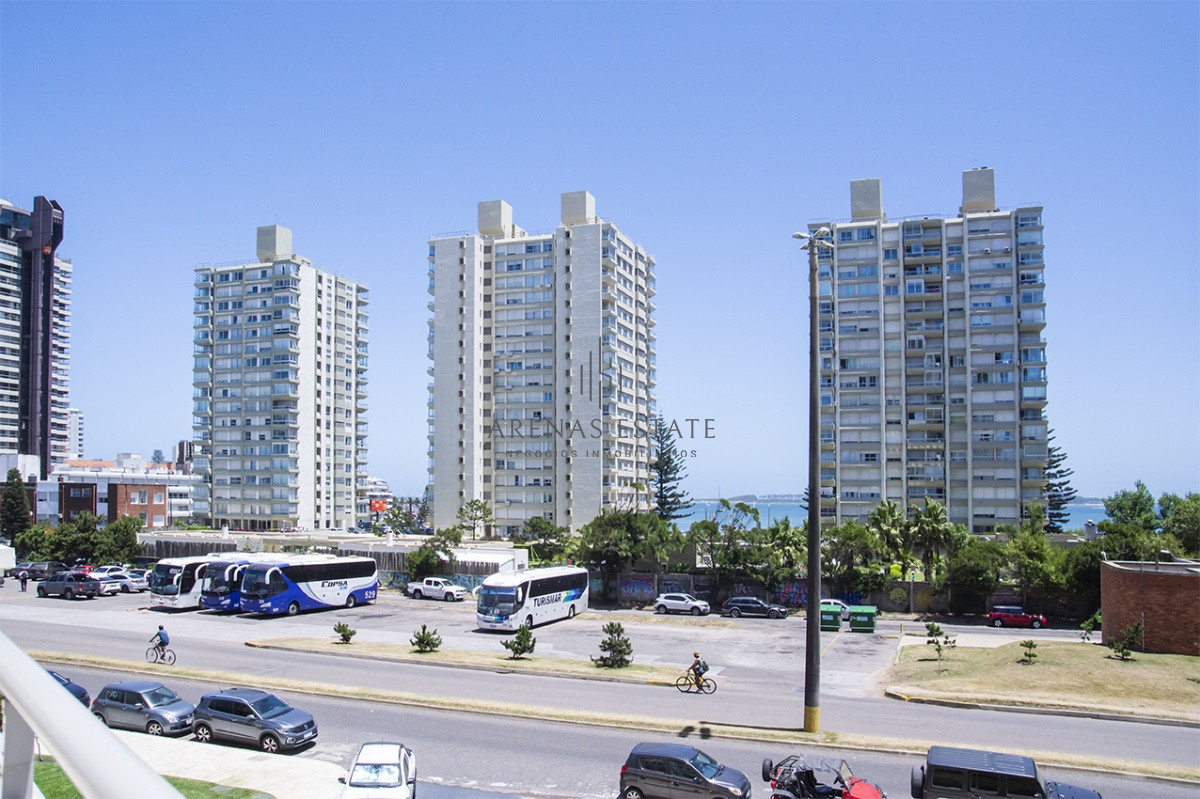 Apartamento ID.3686 - Departamento en venta con amplios dormitorios. Torre Imperiale.