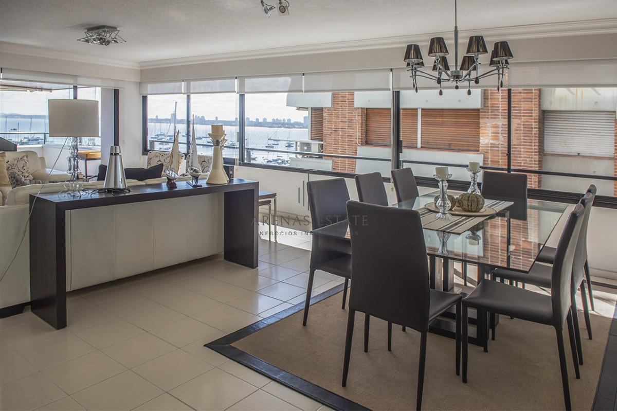 Apartamento ID.2987 - Espectcular departamento en venta frente al puerto 4 dormitorios