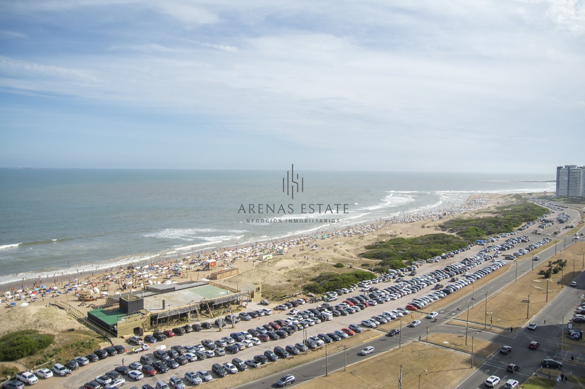 Apartamento ID.3645 - Le Parc Punta del Este, torre de categoría frente al mar.