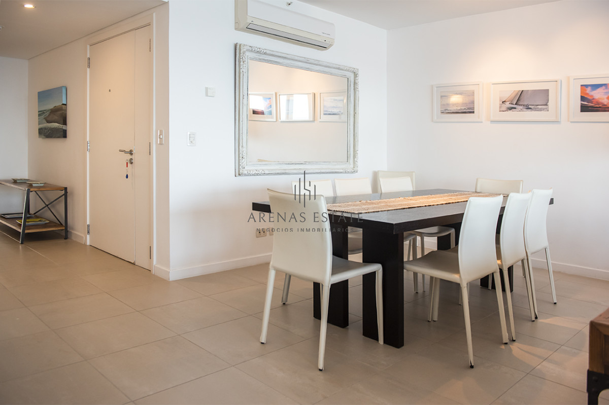 Apartamento ID.3467 - Espectacular departamento frente al mar en venta, 2 dorm + dep en venta