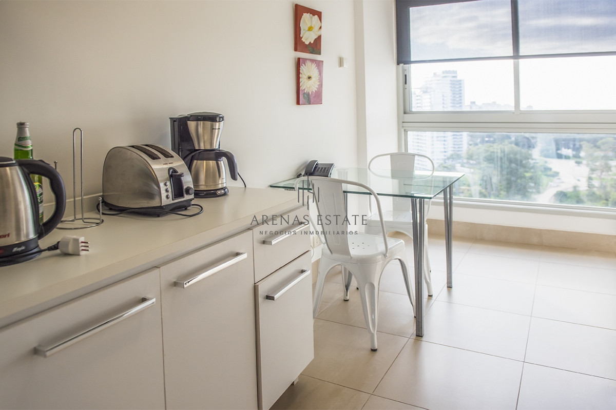 Apartamento ID.3467 - Espectacular departamento frente al mar en venta, 2 dorm + dep en venta