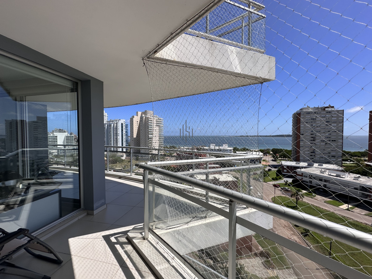 Apartamento ID.3489 - Vende Apartamento de 3 dormitorios en Sunrise Tower, Punta del Este 