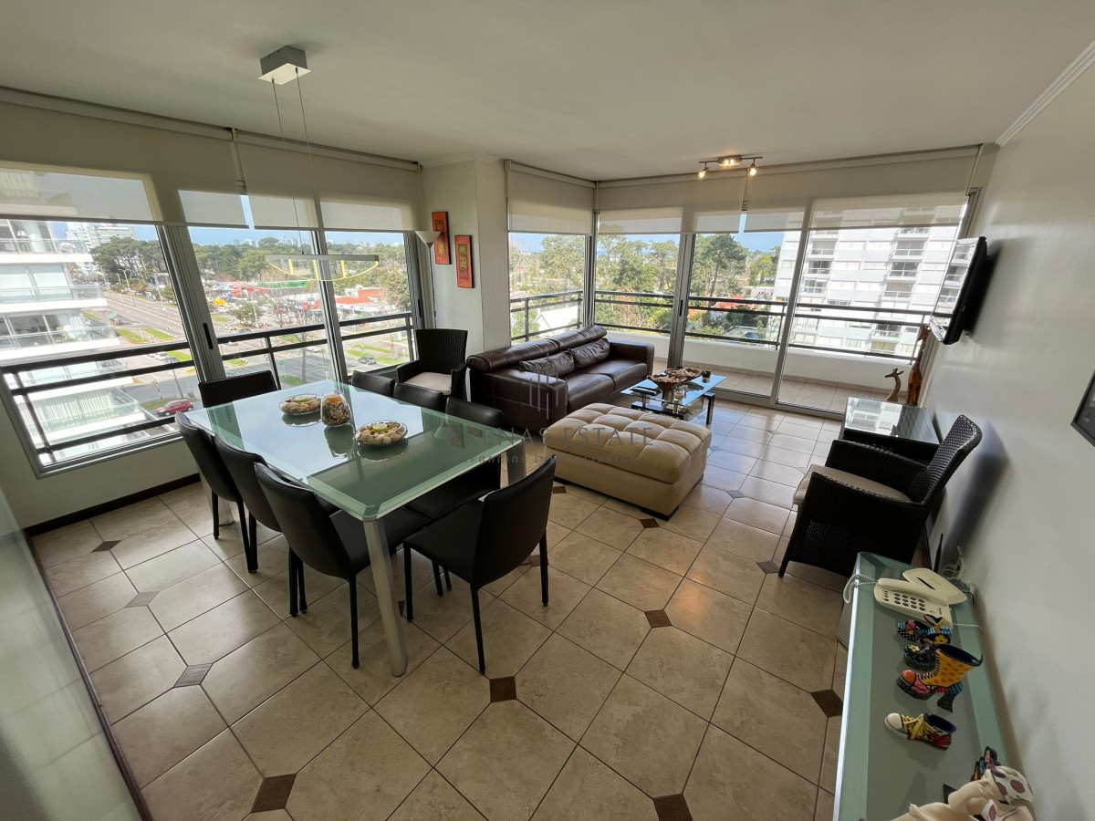 Apartamento ID.3361 - En venta apartamento de 3 dormitorios en Roosevelt, Punta del Este.