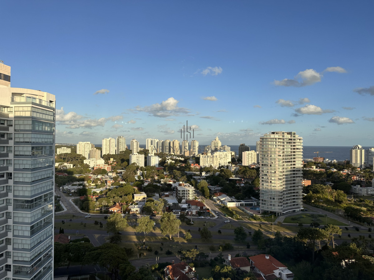 Apartamento ID.4195 - Vende apto de 2 dormitorios en Miami Boulevard ! Punta del este