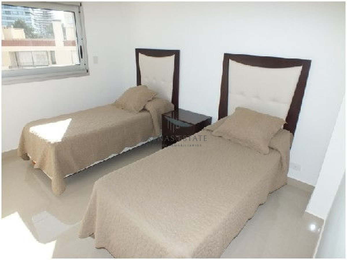 Apartamento ID.2049 - Venta Apartamento de 3 dormitorios en zona Brava, Punta del Este