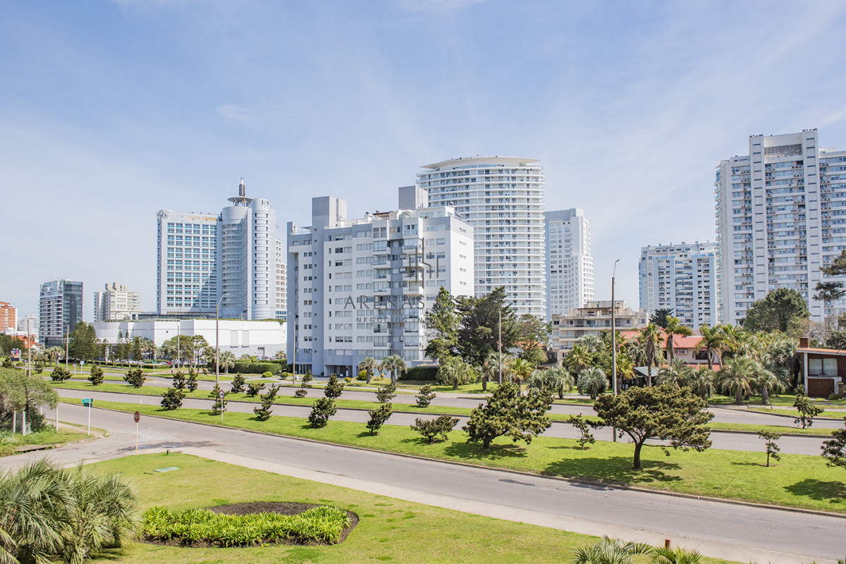 Apartamento ID.4040 - Vende apartamento en Alexander Boulevard de 2 dormitorios.