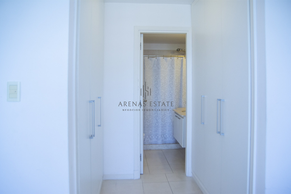 Apartamento ID.4177 - Vende apto de 2 dormitorios con vista al mar en Punta del este