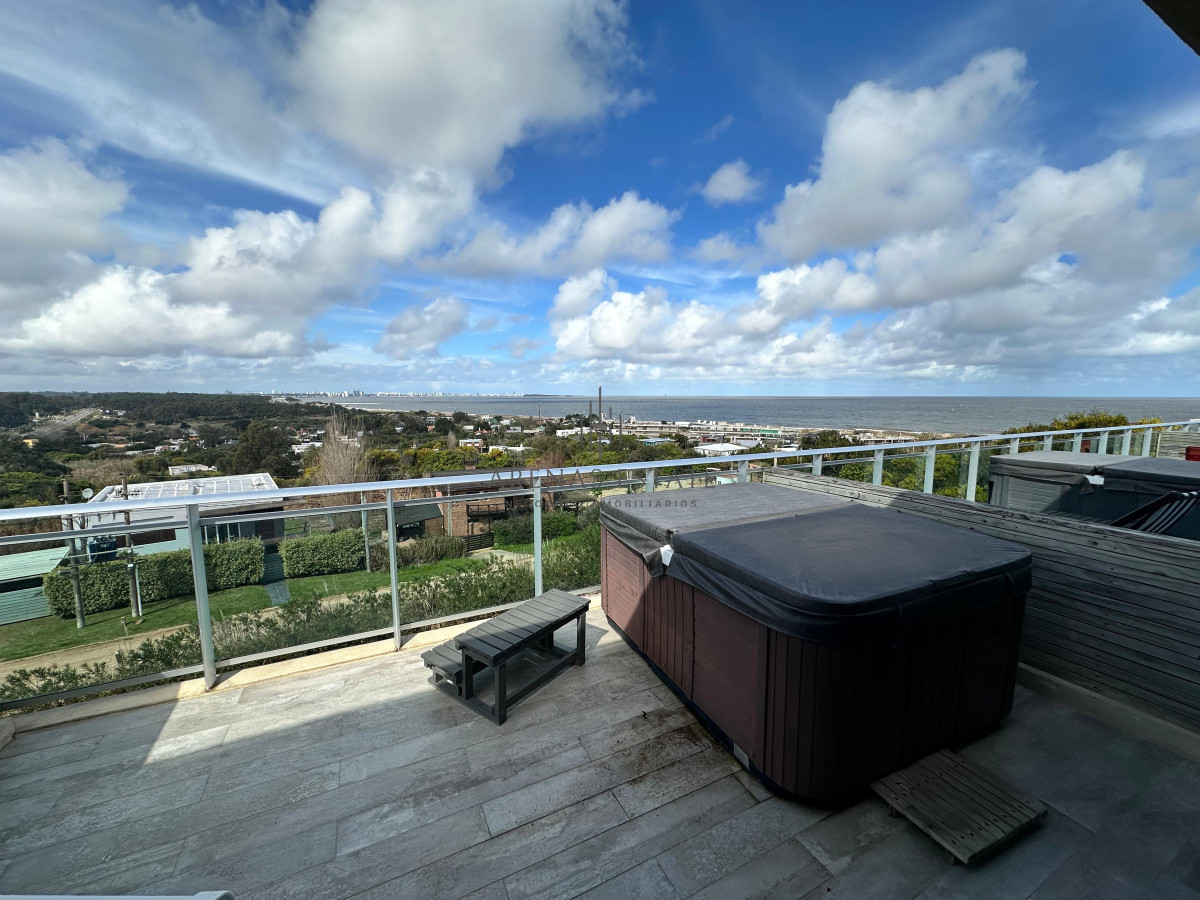 Apartamento ID.4251 - Monoambiente en venta en Punta Del Este  con vista al mar