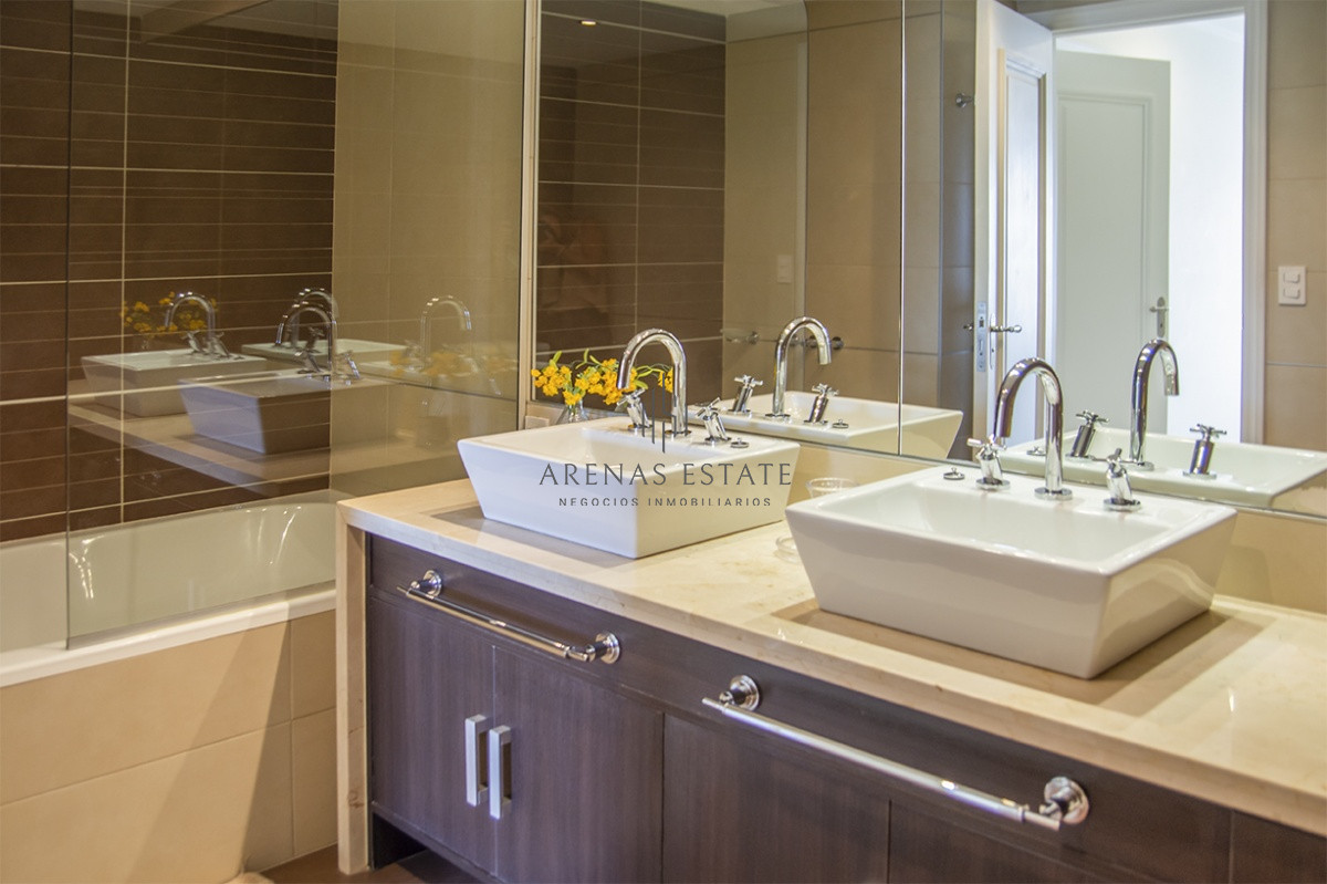 Apartamento ID.3379 - Departamento de 2 dormitorios a pasos del Mar , Punta del este 