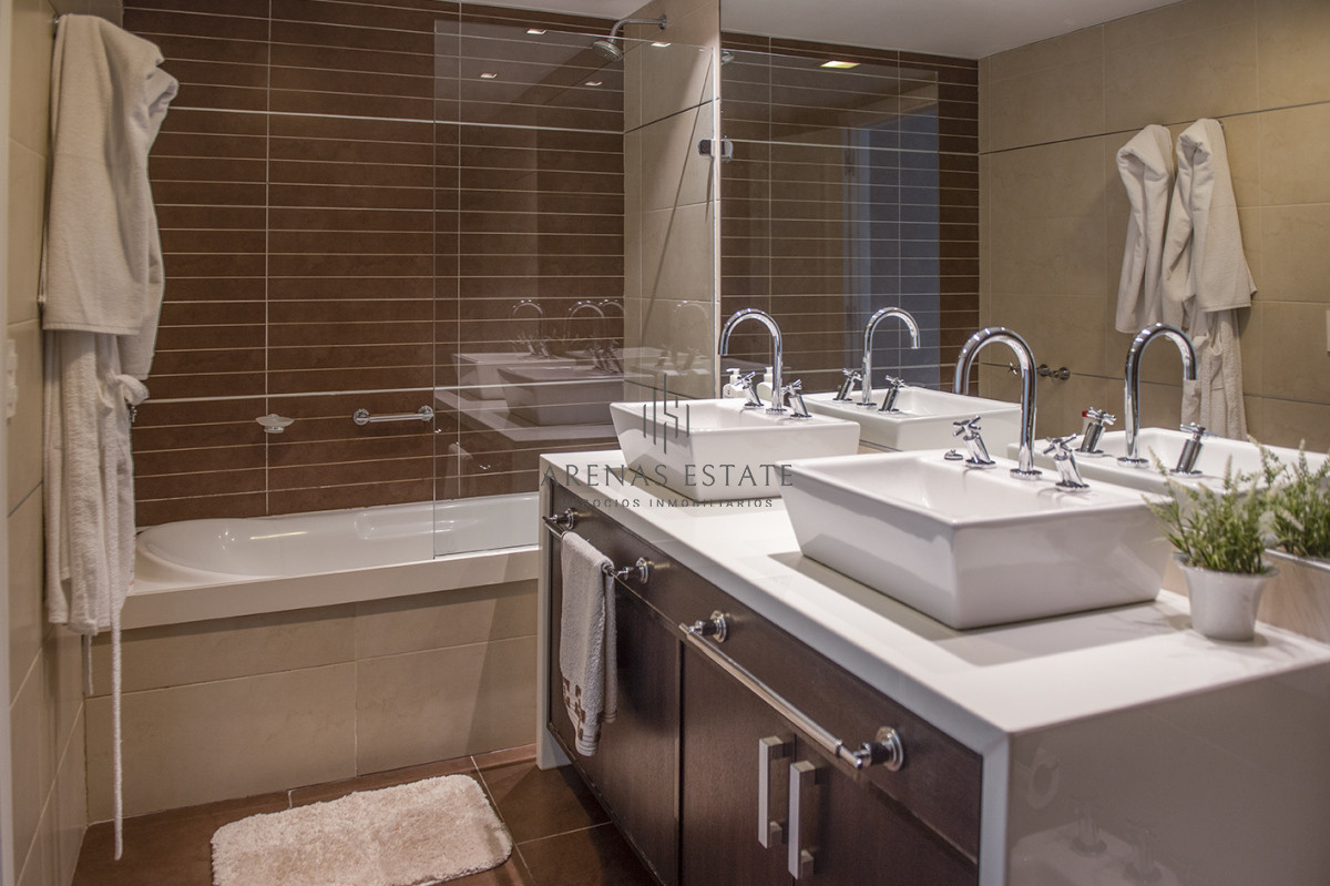 Apartamento ID.3684 - Hermoso Pent-house en torre Imperiale ,venta en zona de la Brava.